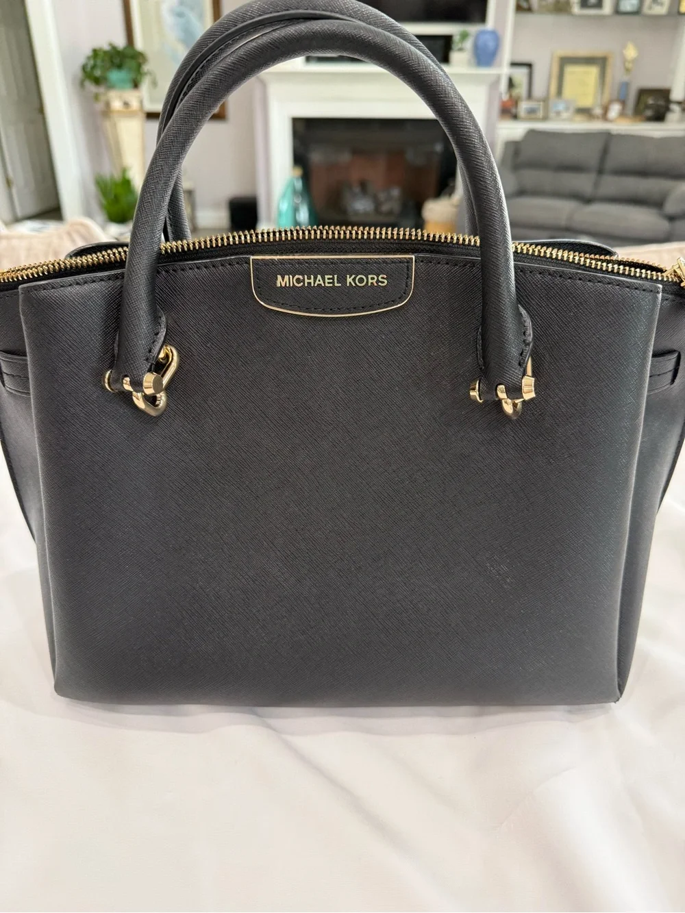 Michael Kors Rochelle Black Leather Satchel Tote Gold Hardware Top Zip Closure